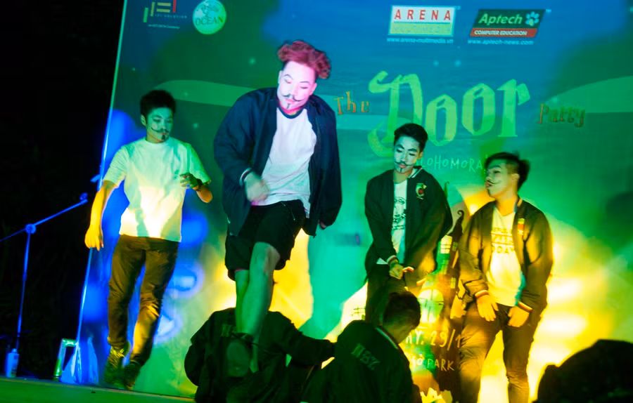 "Quẩy" hết mình