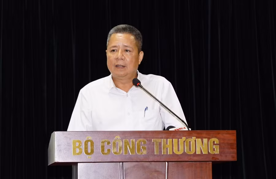 Phó Cục trưởng Cục Điện lực và Năng lượng tái tạo Bùi Quốc Hùng.