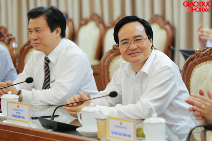 Bộ trưởng Bộ GD&ĐT Phùng Xuân Nhạ.