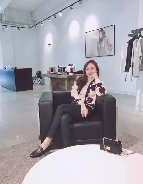 Sao Han 9/3: Lee Jong Suk de mai trai tim lang tu, Na Eun xinh nhu cong chua - Anh 5