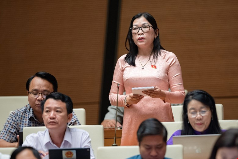 Đại biểu Bố Thị Xuân Linh - Đoàn đại biểu Quốc hội tỉnh Bình Thuận. Đại biểu Bố Thị Xuân Linh - Đoàn đại biểu Quốc hội tỉnh Bình Thuận.