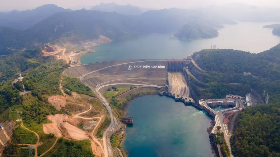 Toàn cảnh công trình nhà máy thủy điện Hòa Bình mở rộng. Ảnh: Người Đưa Tin.