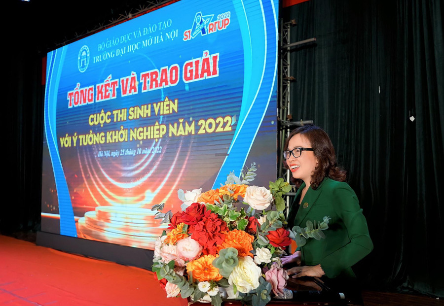 PGS.TS Nguyễn Thị Nhung phát biểu tại chương trình tổng kết và trao giải. PGS.TS Nguyễn Thị Nhung phát biểu tại chương trình tổng kết và trao giải.