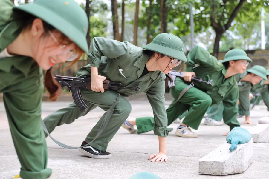 Lý thuyết và thực hành được các giáo viên tận tình hướng dẫn.