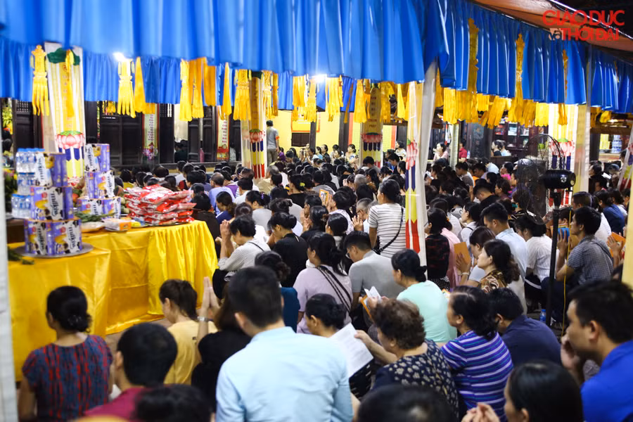 Đến 19h đại lễ chính thức bắt đầu