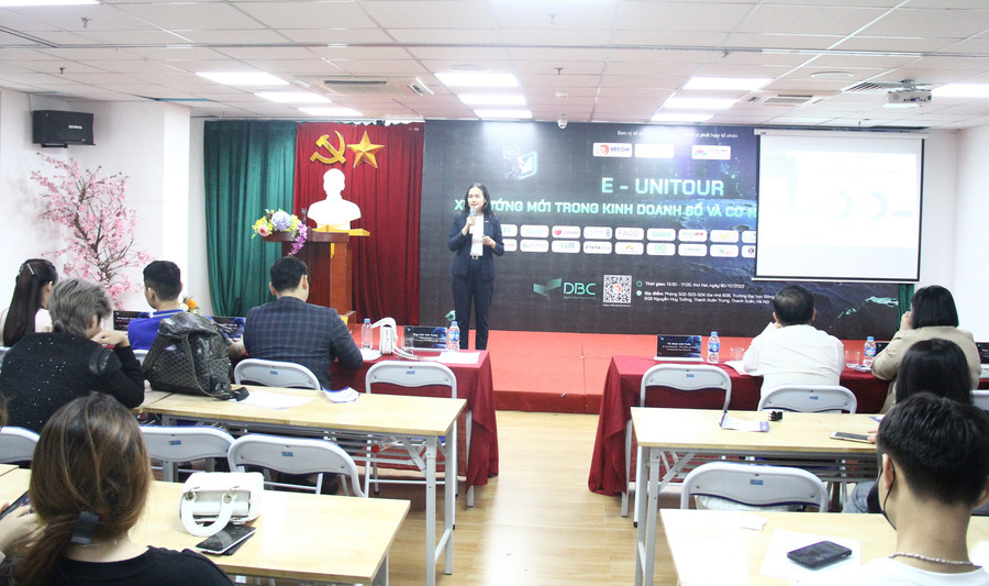 Bà Trần Ánh Nguyệt bật mí 5 câu 'thần chú' khi tham gia ứng tuyển. Bà Trần Ánh Nguyệt bật mí 5 câu 'thần chú' khi tham gia ứng tuyển.