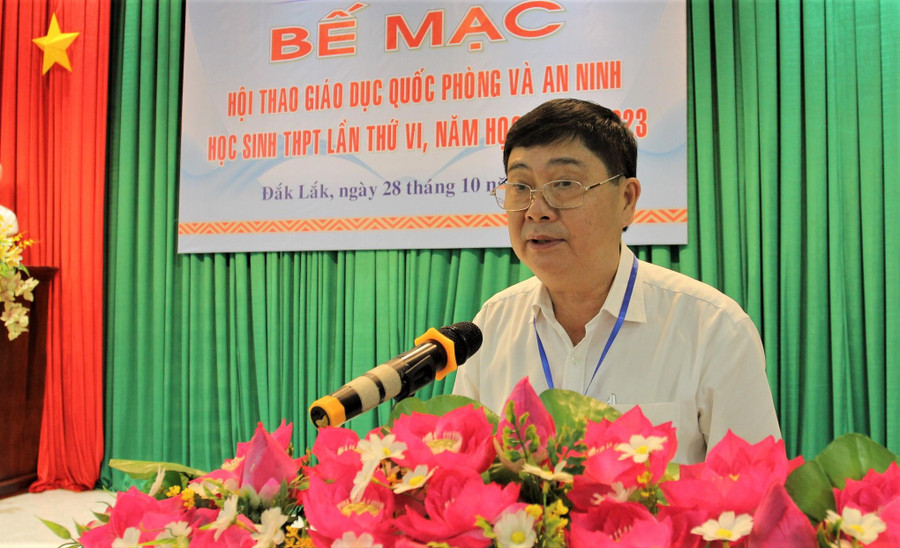 Phạm Đăng Khoa - Giám đốc Sở GD&ĐT phát biểu bế mạc Hội thao. Phạm Đăng Khoa - Giám đốc Sở GD&ĐT phát biểu bế mạc Hội thao.