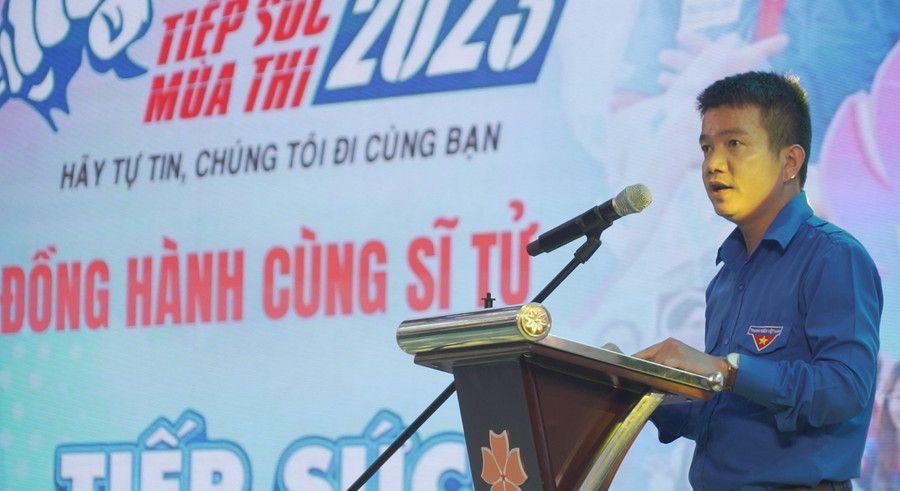 Anh Trần Doãn Tới - Phó Bí thư Tỉnh đoàn Đắk Lắk phát biểu tại buổi Lễ (ảnh: TT). Anh Trần Doãn Tới - Phó Bí thư Tỉnh đoàn Đắk Lắk phát biểu tại buổi Lễ (ảnh: TT).