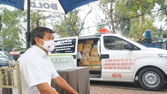 Thời gian quyên góp ủng hộ cho người nghèo ở tỉnh Hà Giang tại Hà Nội buổi sáng từ 9h đến 11h30’, buổi chiều từ 16h đến 18h30 trong ngày hôm nay (25/2).