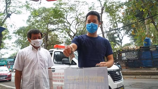 Theo dự định, tương lai sắp tới ông sẽ mở một chương trình quyên góp tiền ủng hộ cho những cháu nhỏ bị bệnh tim ở trên vùng cao.