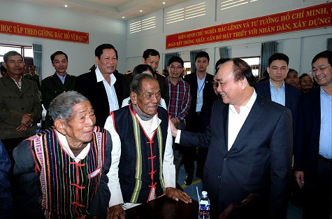 Thủ tướng thăm hỏi, chúc Tết các hộ nghèo ở huyện Đắk Song - Ảnh: VGP Thủ tướng thăm hỏi, chúc Tết các hộ nghèo ở huyện Đắk Song - Ảnh: VGP