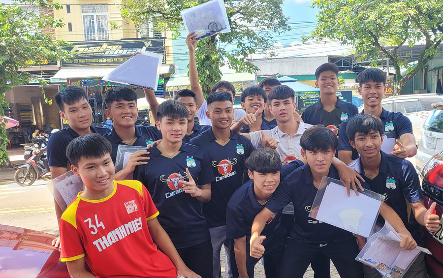 Thí sinh Gia Lai rạng ngời, tự tin trong ngày thi cuối. Thí sinh Gia Lai rạng ngời, tự tin trong ngày thi cuối.