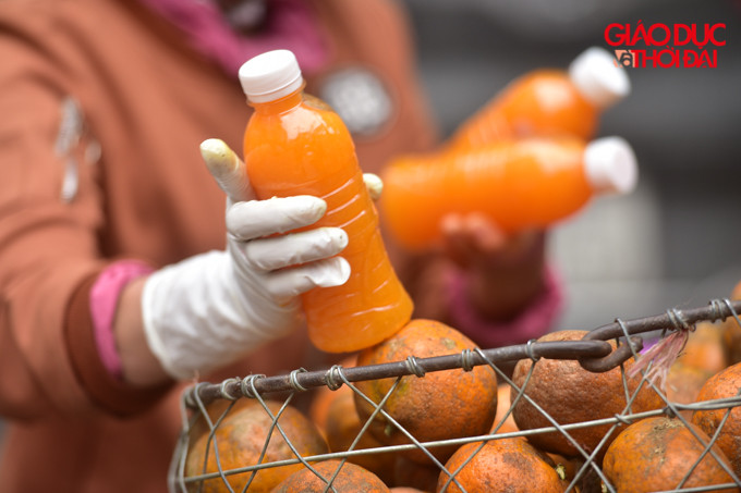 Mỗi chai 500ml được bán với giá khoảng 35 ngàn đồng.