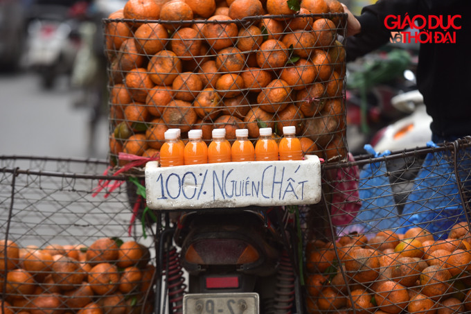 Có những hôm đến 4h chiều là hết sạch hàng để bán, nhưng vẫn có rất nhiều người hỏi mua cam.