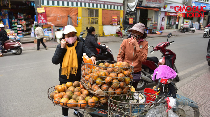 Trung bình mỗi ngày mỗi tiểu thương tiêu thụ hết khoảng 1 tạ cam, trong đó lượng cam quả bán chỉ khoảng 1/2, còn lại đều là vắt nước bán.