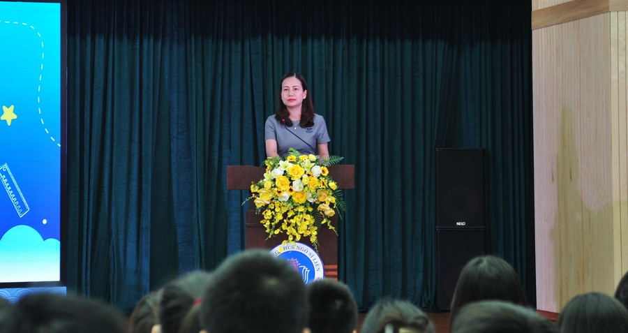 Nhà giáo Vương Hương Giang, Trưởng Phòng Giáo dục và Đào tạo quận Hoàn Kiếm phát biểu tại Tọa đàm cho rằng, bất cứ người làm cha làm mẹ nào cũng đều cùng chung mong ước nuôi dưỡng, giáo dục, chăm lo cho con em một cách tốt nhất, hiệu quả nhất.