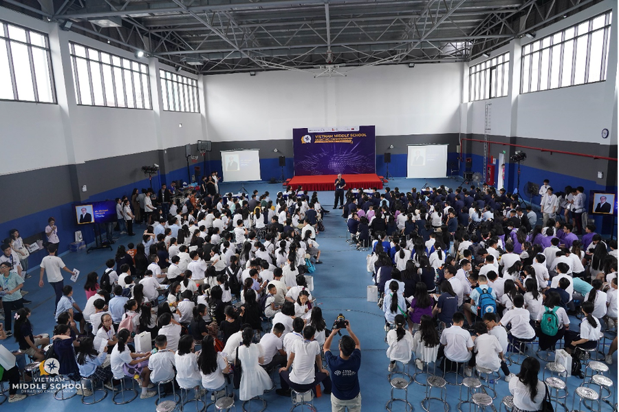 Tranh biện (Debate) là sử dụng các kỹ năng như nghiên cứu, làm việc nhóm, thuyết trình, tư duy phản biện nhằm đào sâu vấn đề, cải thiện kiến thức, mở rộng thế giới quan thông qua việc giải quyết những mâu thuẫn trong lập luận của người học. Tranh biện (Debate) là sử dụng các kỹ năng như nghiên cứu, làm việc nhóm, thuyết trình, tư duy phản biện nhằm đào sâu vấn đề, cải thiện kiến thức, mở rộng thế giới quan thông qua việc giải quyết những mâu thuẫn trong lập luận của người học.