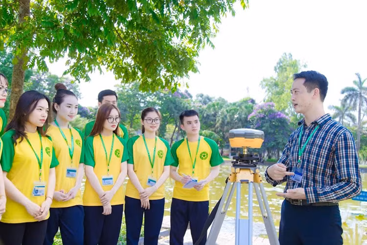 Một giờ học của sinh viên Học viện Nông nghiệp Việt Nam