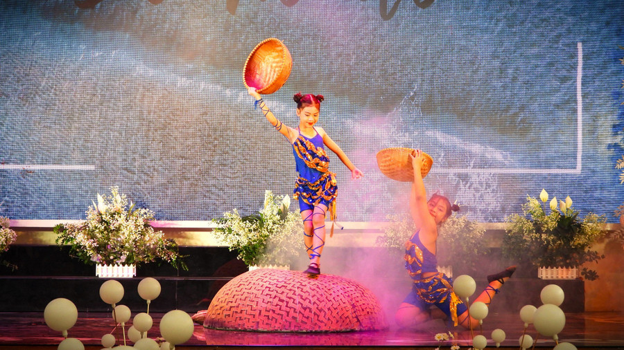 Tiết mục thi Tìm kiếm tài năng của học sinh Trường Tiểu học thị trấn Liễu Đề đạt giải Nhất tại Liên hoan phát triển năng lực tỉnh Nam Định tháng 5/2024. Tiết mục thi Tìm kiếm tài năng của học sinh Trường Tiểu học thị trấn Liễu Đề đạt giải Nhất tại Liên hoan phát triển năng lực tỉnh Nam Định tháng 5/2024.