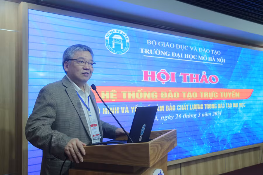 TS Trương Tiến Tùng chia sẻ tại hội thảo.