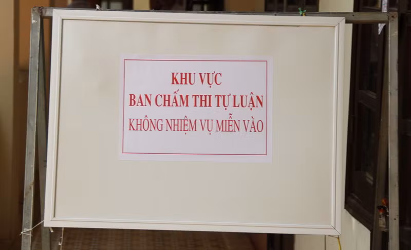 Biển báo khu vực chấm thi