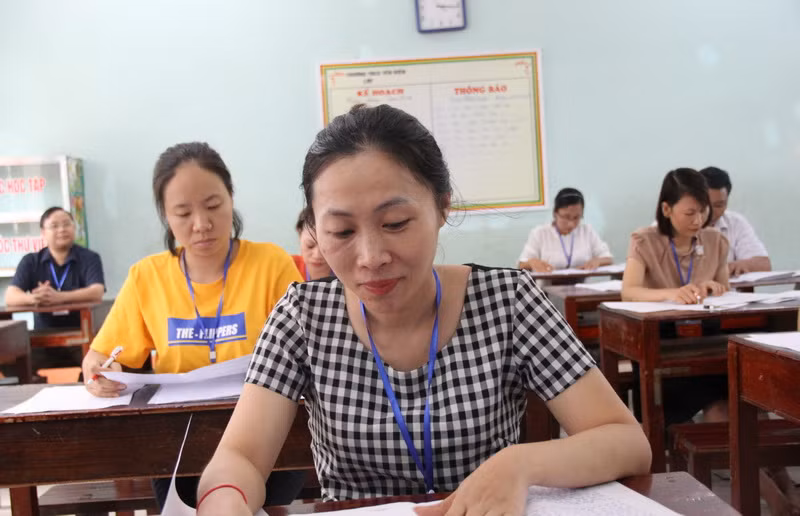 Cán bộ chấm thi luôn trong tâm thế cẩn trọng, an toàn, khách quan và trung thực