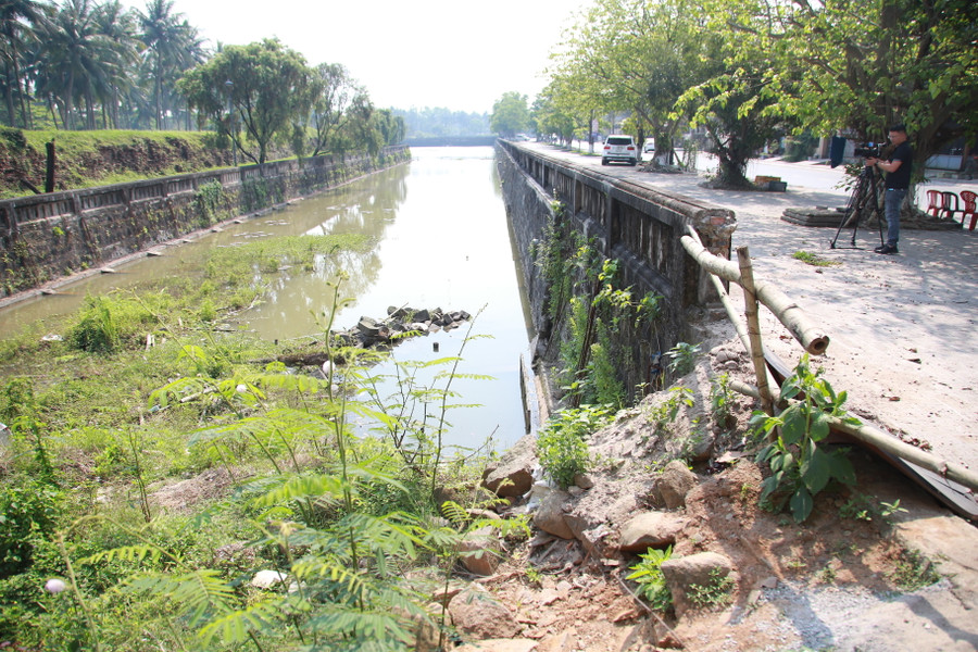 Đơn vị thi công không phục hồi những vị trí đã phá dỡ để tập kết vật liệu thi công.