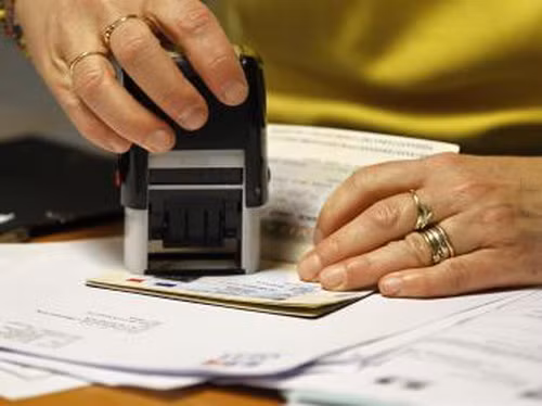 Việc thi, xét thăng hạng viên chức