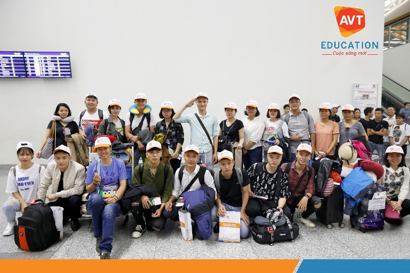 Đoàn bay tháng 10 tại AVT Education Đoàn bay tháng 10 tại AVT Education
