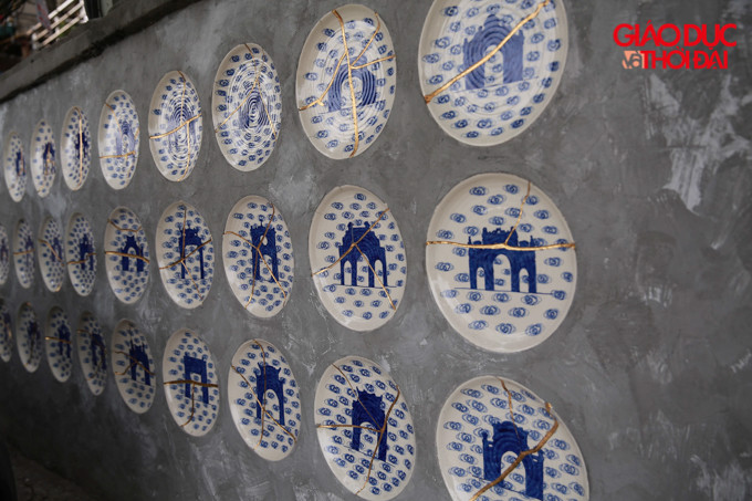 Hô "biến" bãi rác ven sông Hồng thành không gian nghệ thuật ảnh 2