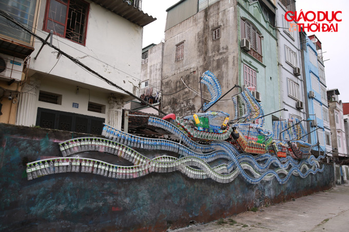 Hô "biến" bãi rác ven sông Hồng thành không gian nghệ thuật ảnh 6