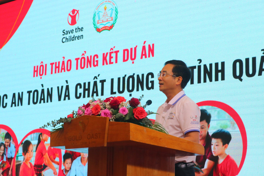 Ông Đặng Ngọc Tuấn, Giám đốc Sở GD&amp;ĐT tỉnh Quảng Bình phát biểu tại hội thảo.