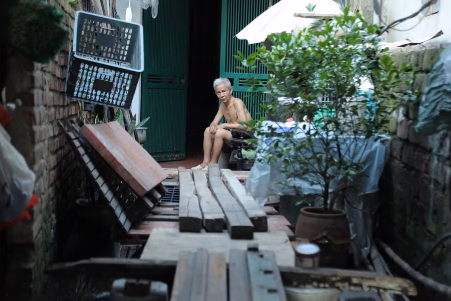 Đến thời điểm hiện tại, người dân vẫn chưa biết bao giờ nước mới rút hết, trong khi ở miền Bắc được dự báo sắp có các đợt mưa lớn vào những ngày tới.