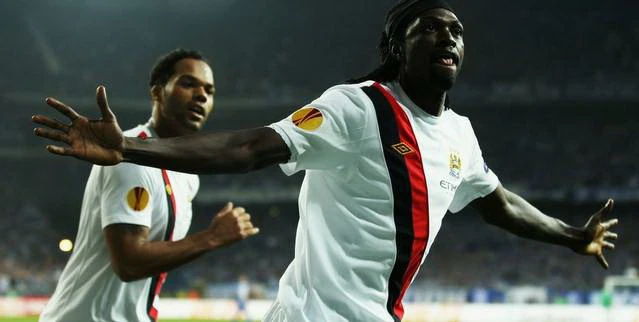 Adebayor cập bến Tottenham