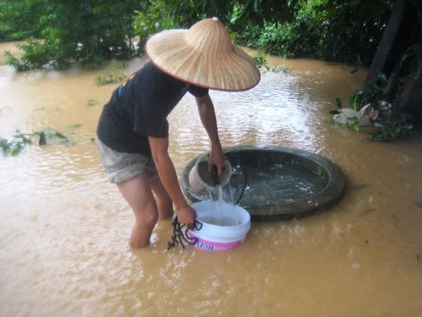 Mẹo trữ nước giếng sạch cho vùng lũ lụt