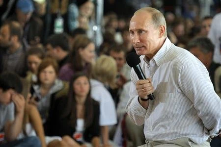 Putin: Mỹ &quot;ăn bám&quot; nền kinh tế toàn cầu