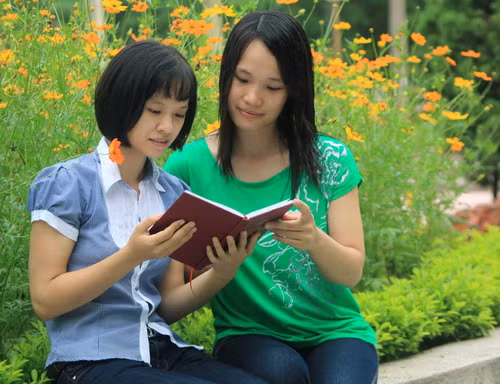 Chuyện kể của hai nữ thủ khoa Học viện quân y