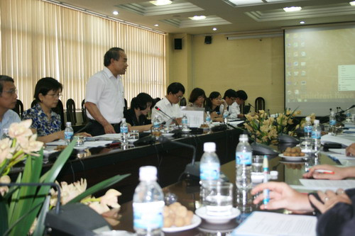 Thứ trưởng Nguyễn Vinh Hiển phát biểu tại Hội thảo 1. Thứ trưởng Nguyễn Vinh Hiển phát biểu tại Hội thảo