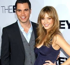 Jessica Alba và Cash Warren chào đón con gái thứ 2