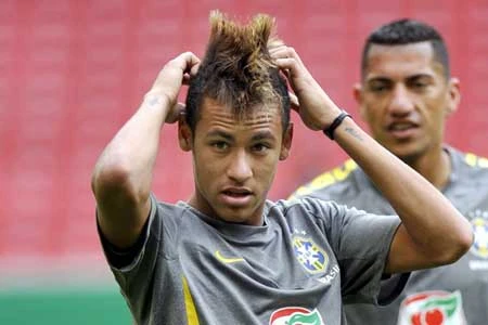 Santos quyết không để Neymar ra đi trước năm 2012