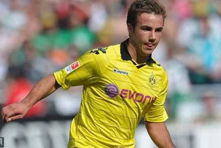 Từ chối Arsenal, Mario Gotze ở lại Bundesliga