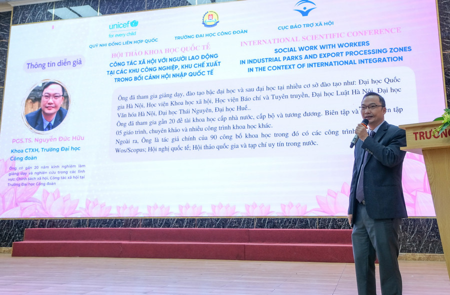 PGS.TS Nguyễn Đức Hữu tham luận tại hội thảo. PGS.TS Nguyễn Đức Hữu tham luận tại hội thảo.