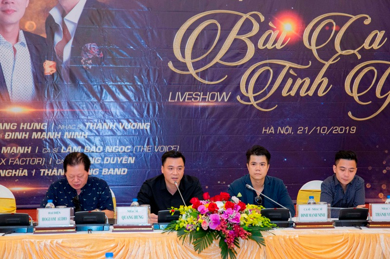 Họp báo giới thiệu liveshow