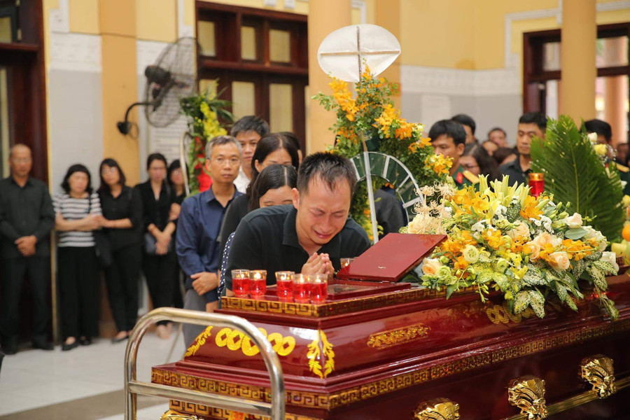 Thầy ra đi sớm quá