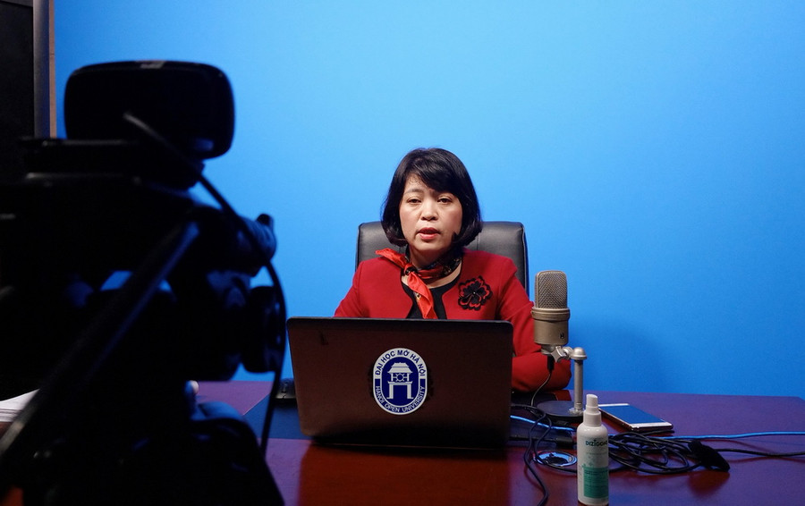 Nhiều trường tổ chức lớp học trực tuyến cho sinh viên trong thời điểm này Nhiều trường tổ chức lớp học trực tuyến cho sinh viên trong thời điểm này