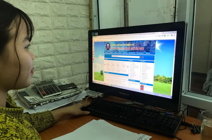 Sinh viên Trường đại học Mở Hà Nội học trực tuyến trong thời gian nghỉ học tạm thời phòng tránh Covid-2019 Sinh viên Trường đại học Mở Hà Nội học trực tuyến trong thời gian nghỉ học tạm thời phòng tránh Covid-2019