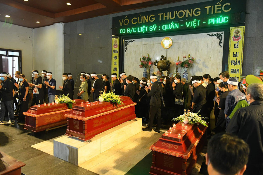 Mỗi người đến nhà tang lễ Bệnh viện 19-8 đều mang trong mình nỗi xót xa, thương tiếc khôn nguôi.