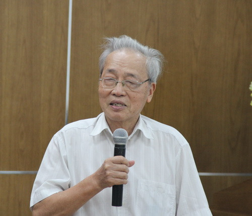 Nguyên Tổng biên tập Nguyễn Ngọc Chụ phát biểu cảm nhận trong buổi gặp mặt thân mật Nguyên Tổng biên tập Nguyễn Ngọc Chụ phát biểu cảm nhận trong buổi gặp mặt thân mật