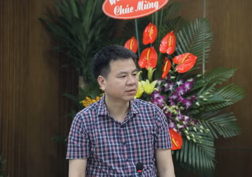 Tổng biên tập Triệu Ngọc Lâm gửi lời cảm ơn chân thành đến Bộ trưởng Bộ GD&ĐT, các đồng chí lãnh đạo Bộ, cá nhân TS Nguyễn Viết Lộc và các bậc tiền bối Báo Giáo dục & Thời đại