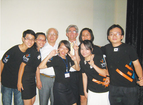 Nhóm tác giả “Gạch rác thải”